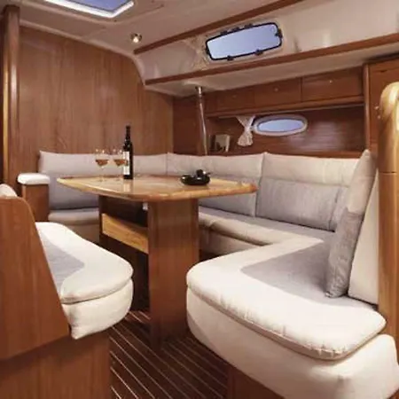 Sailing Yacht Rainbow Hunter 船屋 Pietà