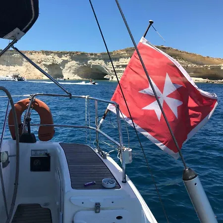 Sailing Yacht Rainbow Hunter 船屋