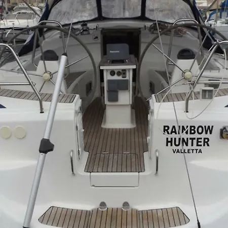 Sailing Yacht Rainbow Hunter Botel *